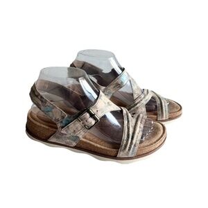 New Clarks Crean Green Pink Textile Rubber Outsole Sandals size 7.5